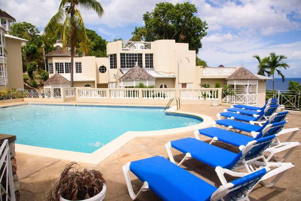 Czar'S Citadel-2 Bedroom Apt 23E At Columbus Heights Ocho Rios Exteriör bild