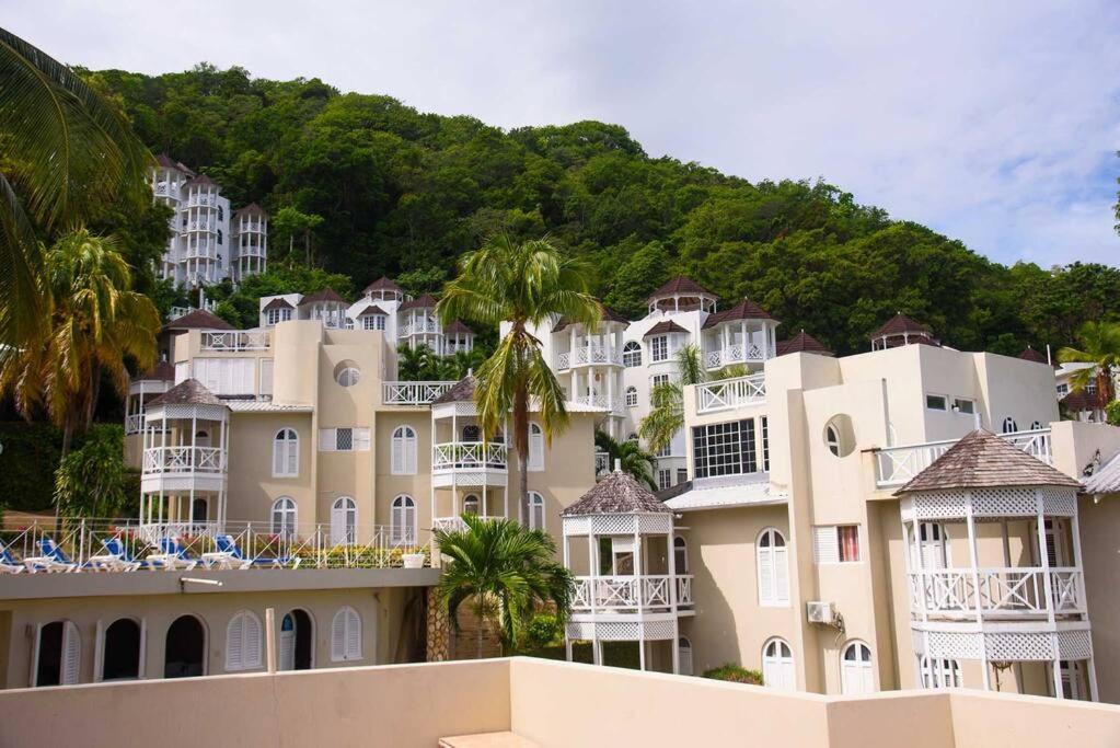 Czar'S Citadel-2 Bedroom Apt 23E At Columbus Heights Ocho Rios Exteriör bild