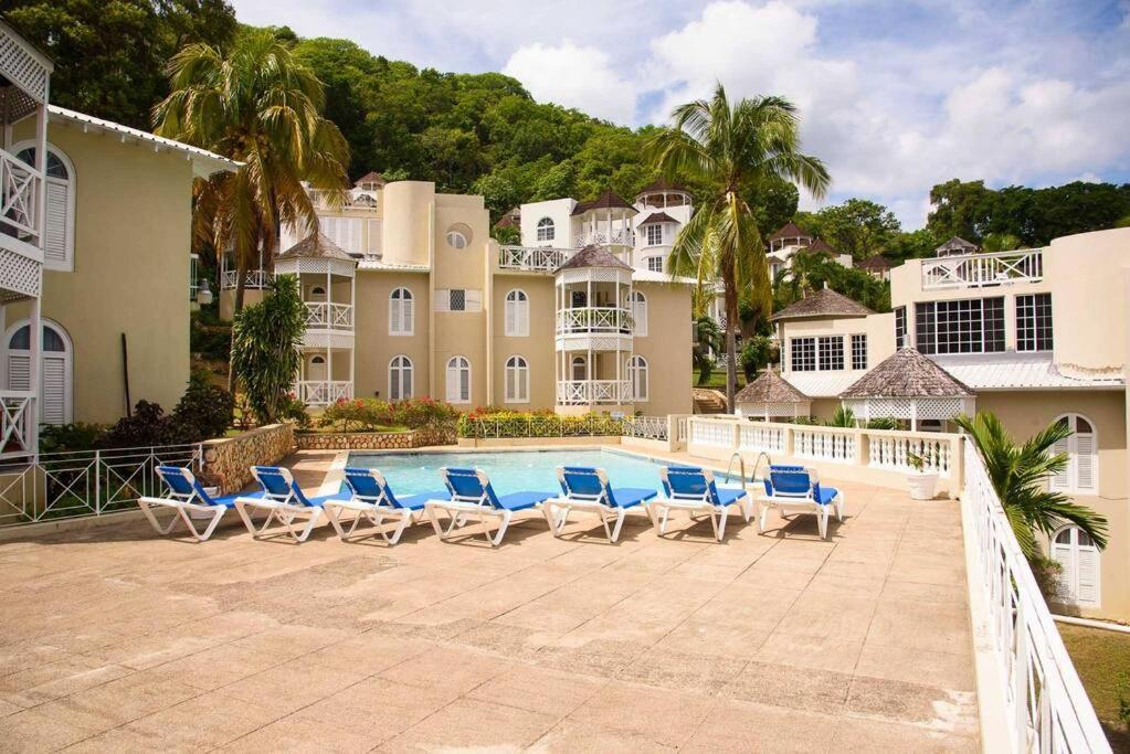 Czar'S Citadel-2 Bedroom Apt 23E At Columbus Heights Ocho Rios Exteriör bild