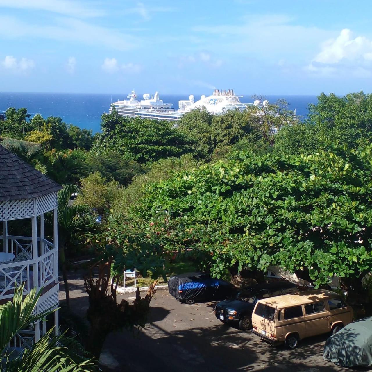 Czar'S Citadel-2 Bedroom Apt 23E At Columbus Heights Ocho Rios Exteriör bild